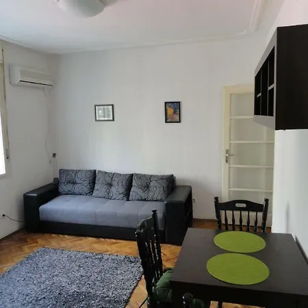 Apartman Youth Center